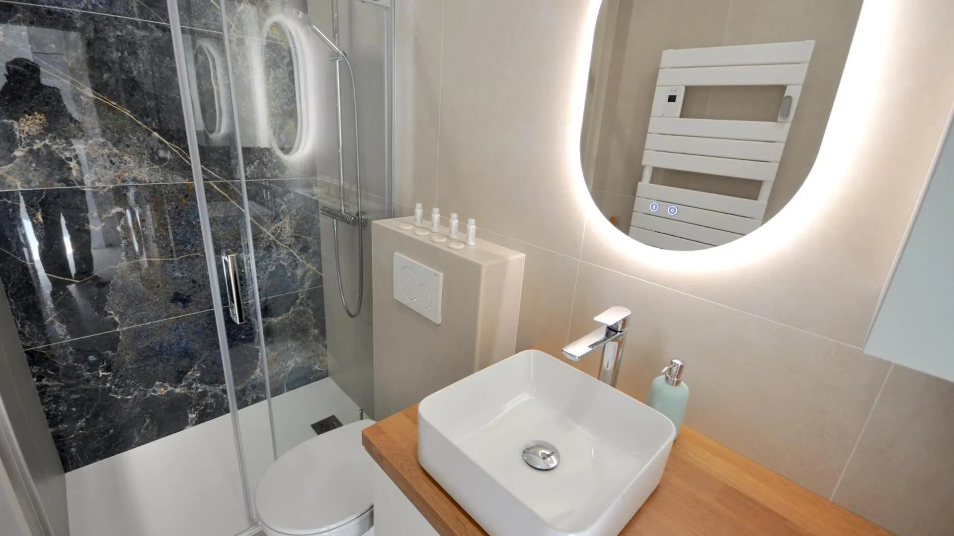 Menton # Monaco - F1 Gp - 4 Persons - Sea View - New - Parking - Clim - Premium - Beach And Sun Appartamento