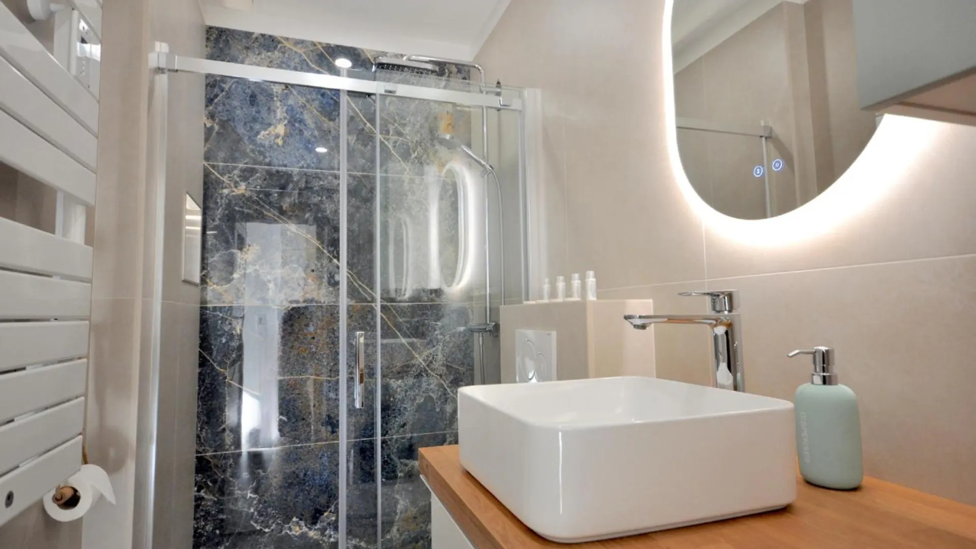 Menton # Monaco - F1 Gp - 4 Persons - Sea View - New - Parking - Clim - Premium - Beach And Sun 0*,