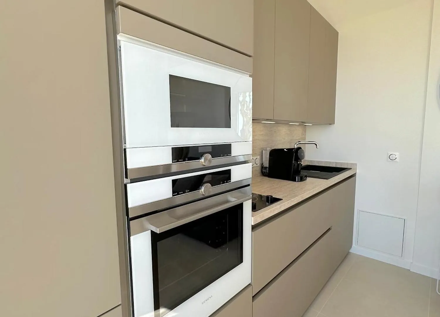 Menton # Monaco - F1 Gp - 4 Persons - Sea View - New - Parking - Clim - Premium - Beach And Sun Apartment
